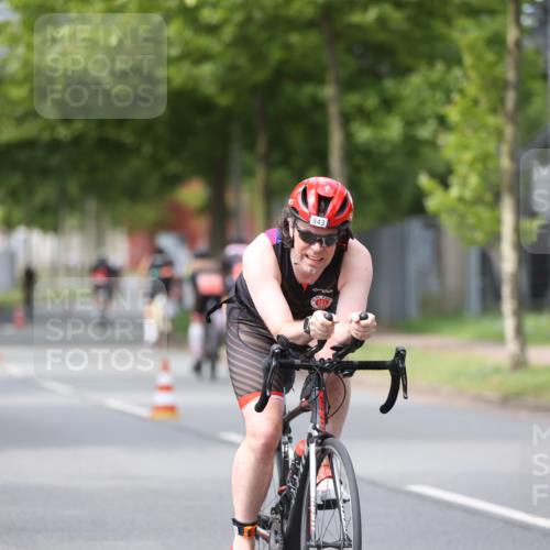 10.08.2025 - GEWOBA Citytriathlon Bremen Yannick Fuchs http://msf.ph/oto/8544794 10.08.2025 12:55:40 Radfahren 636, 658, 729, 779, 804, 843, 880, 1033 meine-sportfotos.de
