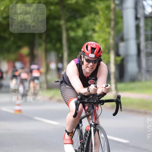 10.08.2025 - GEWOBA Citytriathlon Bremen Yannick Fuchs http://msf.ph/oto/8544797 10.08.2025 12:55:41 Radfahren 636, 658, 729, 779, 804, 843, 880, 890, 1033 meine-sportfotos.de