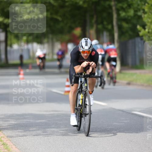 10.08.2025 - GEWOBA Citytriathlon Bremen Yannick Fuchs http://msf.ph/oto/8544799 10.08.2025 12:55:47 Radfahren 636, 658, 729, 779, 804, 843, 880, 883, 890, 896 meine-sportfotos.de
