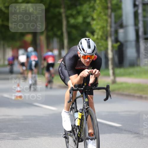 10.08.2025 - GEWOBA Citytriathlon Bremen Yannick Fuchs http://msf.ph/oto/8544806 10.08.2025 12:55:48 Radfahren 636, 658, 729, 779, 804, 843, 880, 883, 890, 896 meine-sportfotos.de