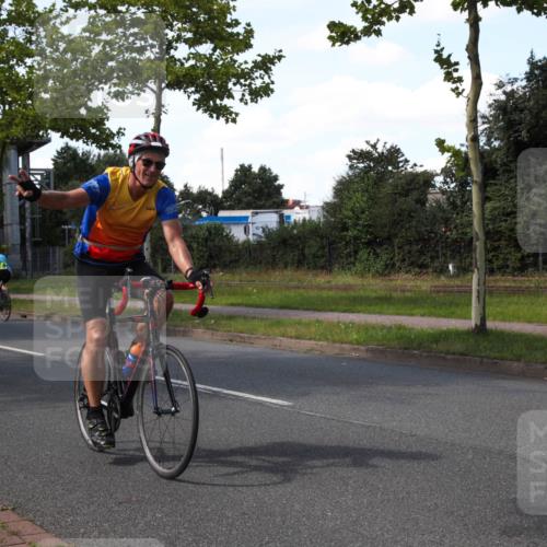 10.08.2025 - GEWOBA Citytriathlon Bremen Yannick Fuchs http://msf.ph/oto/8544811 10.08.2025 14:54:22 Radfahren 206, 316, 324, 362, 387, 393, 433, 454, 475, 489, 507, 508, 514 meine-sportfotos.de