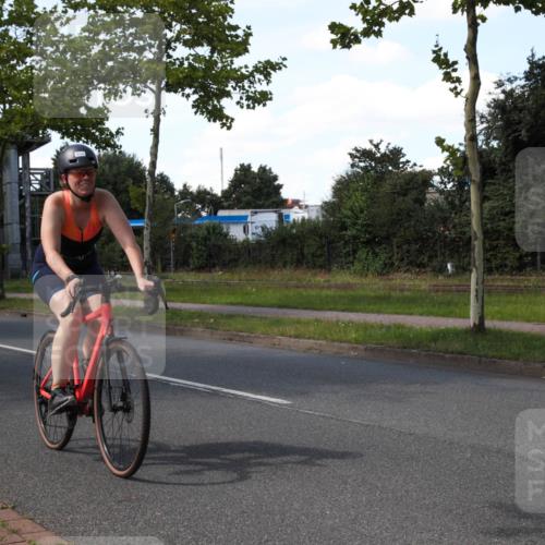 10.08.2025 - GEWOBA Citytriathlon Bremen Yannick Fuchs http://msf.ph/oto/8544818 10.08.2025 14:54:26 Radfahren 194, 206, 316, 324, 370, 387, 393, 454, 475, 489, 507, 508, 514, 518 meine-sportfotos.de