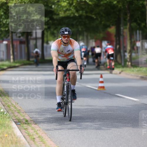 10.08.2025 - GEWOBA Citytriathlon Bremen Yannick Fuchs http://msf.ph/oto/8544819 10.08.2025 12:55:49 Radfahren 636, 658, 729, 765, 779, 804, 843, 880, 883, 890, 896 meine-sportfotos.de