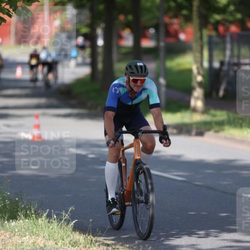 10.08.2025 - GEWOBA Citytriathlon Bremen Yannick Fuchs http://msf.ph/oto/8544824 10.08.2025 10:59:54 Radfahren 47, 141, 197, 201, 417, 475, 498 meine-sportfotos.de
