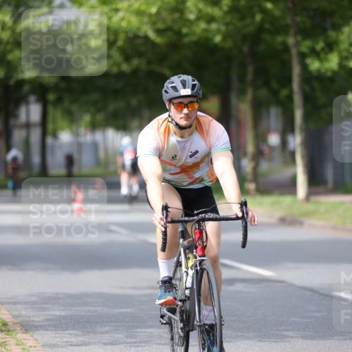 10.08.2025 - GEWOBA Citytriathlon Bremen Yannick Fuchs http://msf.ph/oto/8544831 10.08.2025 12:55:49 Radfahren 636, 658, 729, 765, 779, 804, 843, 880, 883, 890, 896 meine-sportfotos.de