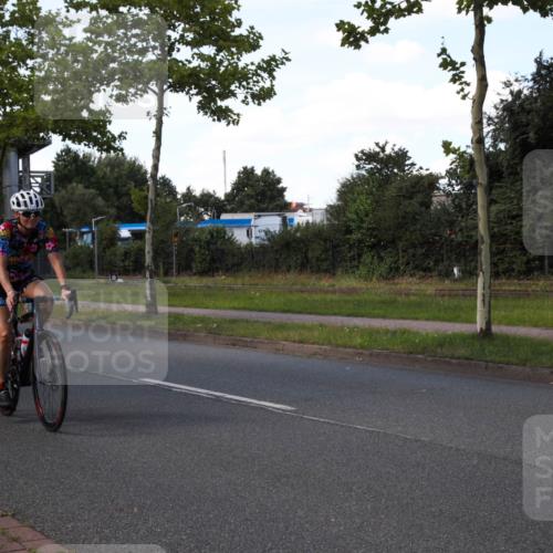 10.08.2025 - GEWOBA Citytriathlon Bremen Yannick Fuchs http://msf.ph/oto/8544843 10.08.2025 14:54:41 Radfahren 194, 316, 355, 370, 387, 393, 440, 489, 507, 514, 518 meine-sportfotos.de