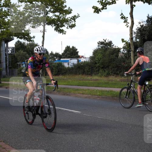 10.08.2025 - GEWOBA Citytriathlon Bremen Yannick Fuchs http://msf.ph/oto/8544845 10.08.2025 14:54:42 Radfahren 194, 316, 355, 370, 387, 440, 489, 507, 514, 518 meine-sportfotos.de