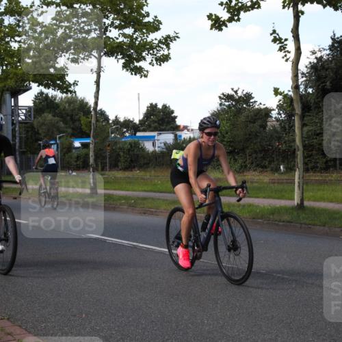 10.08.2025 - GEWOBA Citytriathlon Bremen Yannick Fuchs http://msf.ph/oto/8544851 10.08.2025 14:54:44 Radfahren 194, 316, 355, 370, 440, 489, 507, 514, 518 meine-sportfotos.de