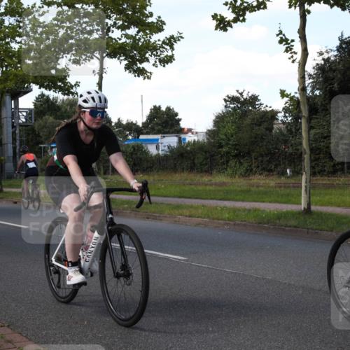 10.08.2025 - GEWOBA Citytriathlon Bremen Yannick Fuchs http://msf.ph/oto/8544853 10.08.2025 14:54:44 Radfahren 194, 316, 355, 370, 440, 489, 507, 514, 518 meine-sportfotos.de