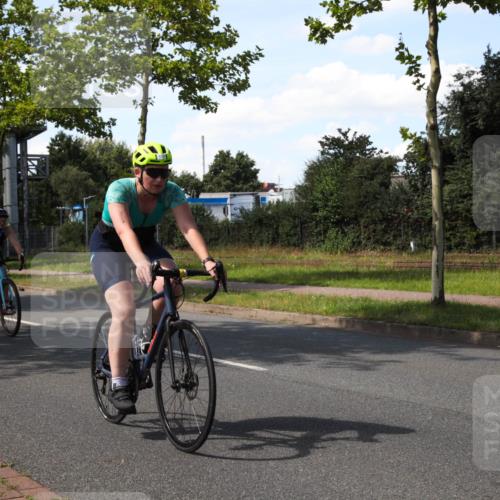 10.08.2025 - GEWOBA Citytriathlon Bremen Yannick Fuchs http://msf.ph/oto/8544856 10.08.2025 14:55:03 Radfahren 335, 357, 375, 424, 430, 450, 451, 511, 524 meine-sportfotos.de