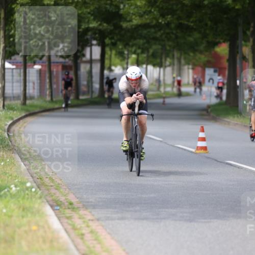 10.08.2025 - GEWOBA Citytriathlon Bremen Yannick Fuchs http://msf.ph/oto/8544864 10.08.2025 12:55:56 Radfahren 636, 765, 779, 784, 883, 890, 896, 1024, 1025 meine-sportfotos.de