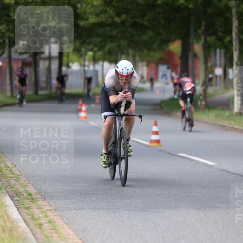 10.08.2025 - GEWOBA Citytriathlon Bremen Yannick Fuchs http://msf.ph/oto/8544871 10.08.2025 12:55:56 Radfahren 636, 765, 779, 784, 883, 890, 896, 1024, 1025 meine-sportfotos.de