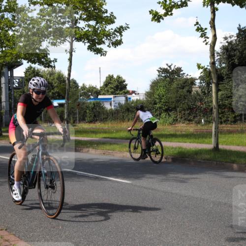 10.08.2025 - GEWOBA Citytriathlon Bremen Yannick Fuchs http://msf.ph/oto/8544875 10.08.2025 14:55:13 Radfahren 284, 357, 375, 424, 430, 443, 450, 451, 511, 524 meine-sportfotos.de