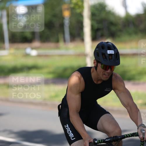 10.08.2025 - GEWOBA Citytriathlon Bremen Yannick Fuchs http://msf.ph/oto/8544877 10.08.2025 11:01:22 Radfahren 37, 87, 410, 440 meine-sportfotos.de