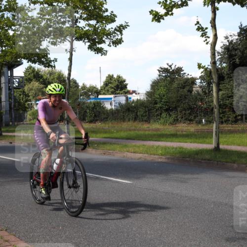 10.08.2025 - GEWOBA Citytriathlon Bremen Yannick Fuchs http://msf.ph/oto/8544880 10.08.2025 14:55:19 Radfahren 284, 424, 430, 443, 465, 511, 524, 530 meine-sportfotos.de