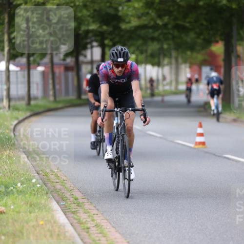 10.08.2025 - GEWOBA Citytriathlon Bremen Yannick Fuchs http://msf.ph/oto/8544883 10.08.2025 12:56:01 Radfahren 662, 765, 779, 784, 883, 890, 896, 1024, 1025 meine-sportfotos.de