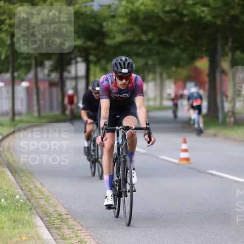 10.08.2025 - GEWOBA Citytriathlon Bremen Yannick Fuchs http://msf.ph/oto/8544887 10.08.2025 12:56:01 Radfahren 662, 765, 779, 784, 883, 890, 896, 1024, 1025 meine-sportfotos.de