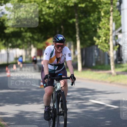 10.08.2025 - GEWOBA Citytriathlon Bremen Yannick Fuchs http://msf.ph/oto/8544895 10.08.2025 11:01:32 Radfahren 37, 87, 199, 410, 440, 481 meine-sportfotos.de