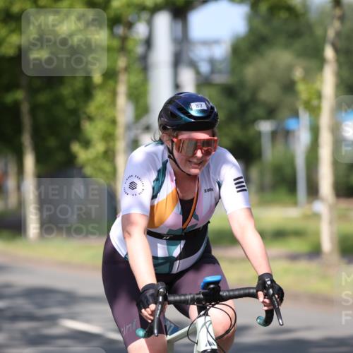 10.08.2025 - GEWOBA Citytriathlon Bremen Yannick Fuchs http://msf.ph/oto/8544898 10.08.2025 11:01:33 Radfahren 37, 87, 199, 410, 440, 481 meine-sportfotos.de