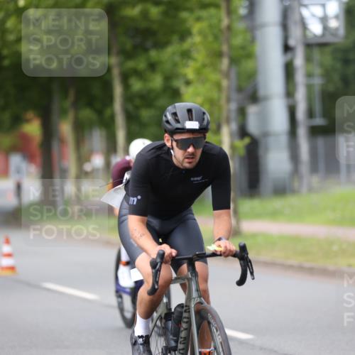 10.08.2025 - GEWOBA Citytriathlon Bremen Yannick Fuchs http://msf.ph/oto/8544899 10.08.2025 12:56:03 Radfahren 589, 662, 765, 779, 784, 883, 890, 896, 1024, 1025 meine-sportfotos.de