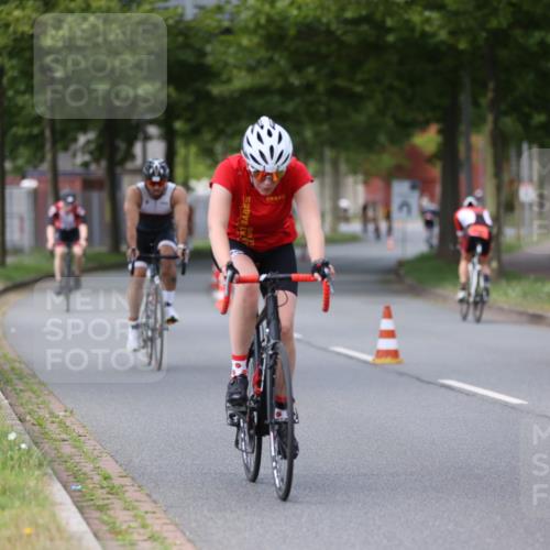 10.08.2025 - GEWOBA Citytriathlon Bremen Yannick Fuchs http://msf.ph/oto/8544908 10.08.2025 12:56:07 Radfahren 589, 662, 765, 784, 883, 896, 1024, 1025 meine-sportfotos.de