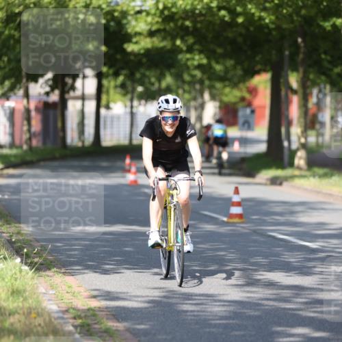 10.08.2025 - GEWOBA Citytriathlon Bremen Yannick Fuchs http://msf.ph/oto/8544910 10.08.2025 11:01:35 Radfahren 37, 87, 199, 440, 481 meine-sportfotos.de