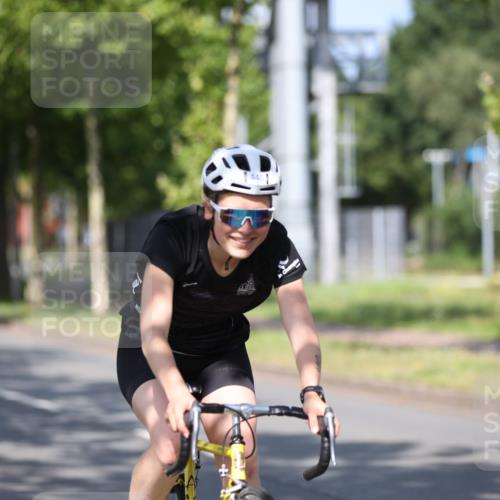 10.08.2025 - GEWOBA Citytriathlon Bremen Yannick Fuchs http://msf.ph/oto/8544918 10.08.2025 11:01:36 Radfahren 37, 87, 199, 440, 481 meine-sportfotos.de