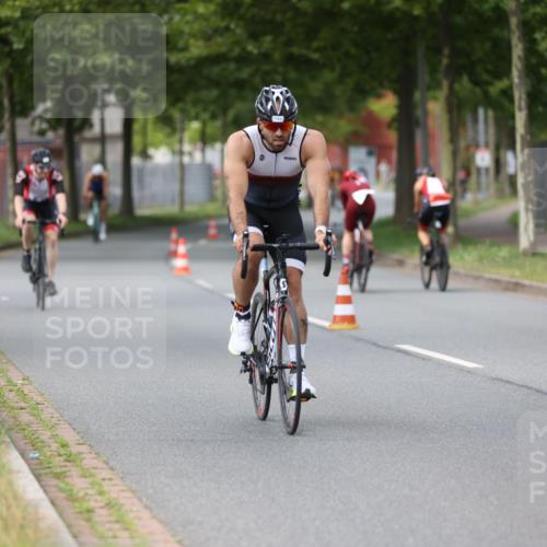 10.08.2025 - GEWOBA Citytriathlon Bremen Yannick Fuchs http://msf.ph/oto/8544919 10.08.2025 12:56:08 Radfahren 589, 662, 764, 765, 784, 883, 896, 1024, 1025 meine-sportfotos.de