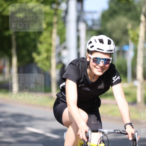 10.08.2025 - GEWOBA Citytriathlon Bremen Yannick Fuchs http://msf.ph/oto/8544921 10.08.2025 11:01:36 Radfahren 37, 87, 199, 440, 481 meine-sportfotos.de