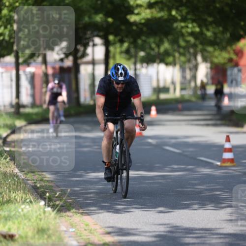 10.08.2025 - GEWOBA Citytriathlon Bremen Yannick Fuchs http://msf.ph/oto/8544925 10.08.2025 11:01:46 Radfahren 89, 199, 481 meine-sportfotos.de