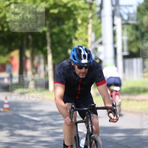 10.08.2025 - GEWOBA Citytriathlon Bremen Yannick Fuchs http://msf.ph/oto/8544934 10.08.2025 11:01:47 Radfahren 89, 199, 481 meine-sportfotos.de