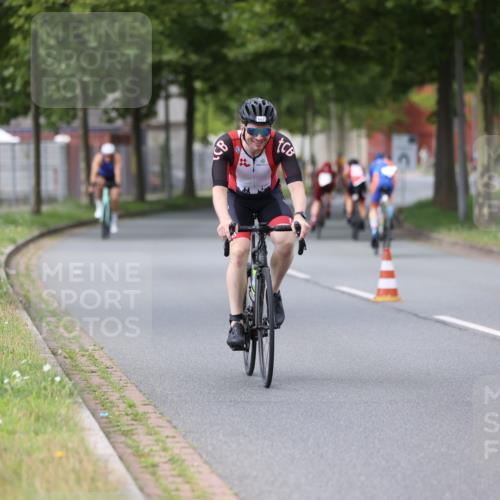 10.08.2025 - GEWOBA Citytriathlon Bremen Yannick Fuchs http://msf.ph/oto/8544935 10.08.2025 12:56:10 Radfahren 589, 662, 764, 765, 784, 883, 1024, 1025 meine-sportfotos.de