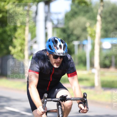 10.08.2025 - GEWOBA Citytriathlon Bremen Yannick Fuchs http://msf.ph/oto/8544937 10.08.2025 11:01:47 Radfahren 89, 199, 481 meine-sportfotos.de