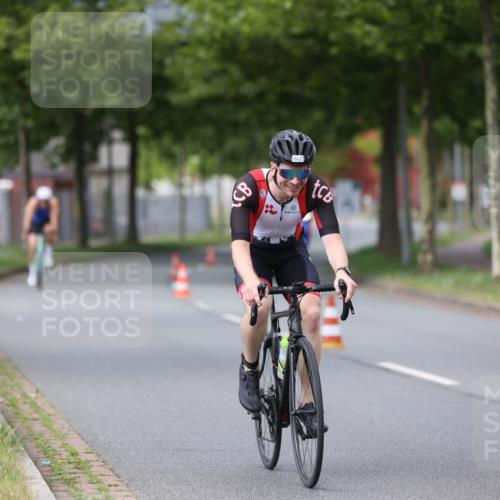 10.08.2025 - GEWOBA Citytriathlon Bremen Yannick Fuchs http://msf.ph/oto/8544942 10.08.2025 12:56:10 Radfahren 589, 662, 764, 765, 784, 883, 1024, 1025 meine-sportfotos.de