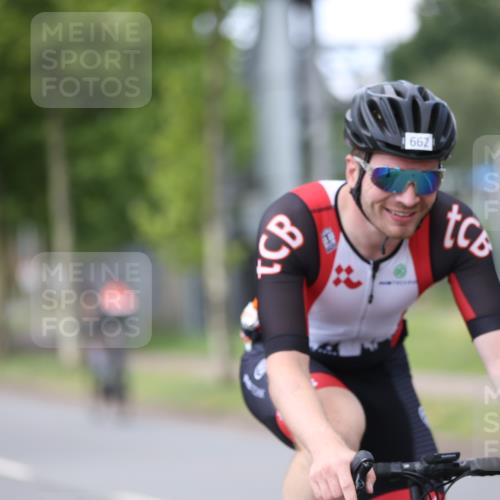 10.08.2025 - GEWOBA Citytriathlon Bremen Yannick Fuchs http://msf.ph/oto/8544950 10.08.2025 12:56:11 Radfahren 589, 662, 764, 765, 784, 844, 1024, 1025 meine-sportfotos.de
