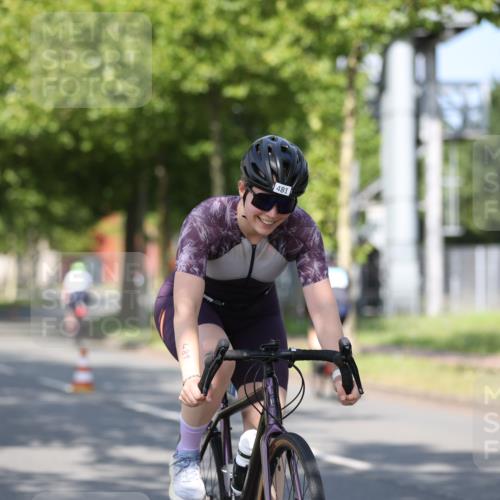 10.08.2025 - GEWOBA Citytriathlon Bremen Yannick Fuchs http://msf.ph/oto/8544951 10.08.2025 11:01:51 Radfahren 89, 199, 481 meine-sportfotos.de