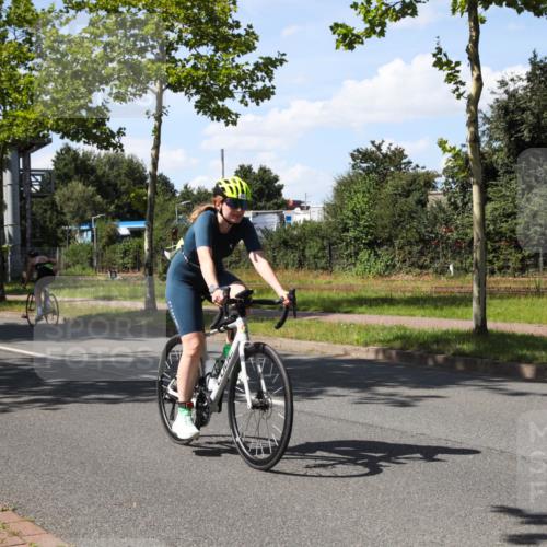 10.08.2025 - GEWOBA Citytriathlon Bremen Yannick Fuchs http://msf.ph/oto/8544955 10.08.2025 14:57:08 Radfahren 388, 414 meine-sportfotos.de