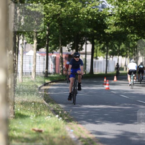 10.08.2025 - GEWOBA Citytriathlon Bremen Yannick Fuchs http://msf.ph/oto/8544979 10.08.2025 11:02:23 Radfahren 61, 195, 237, 484 meine-sportfotos.de
