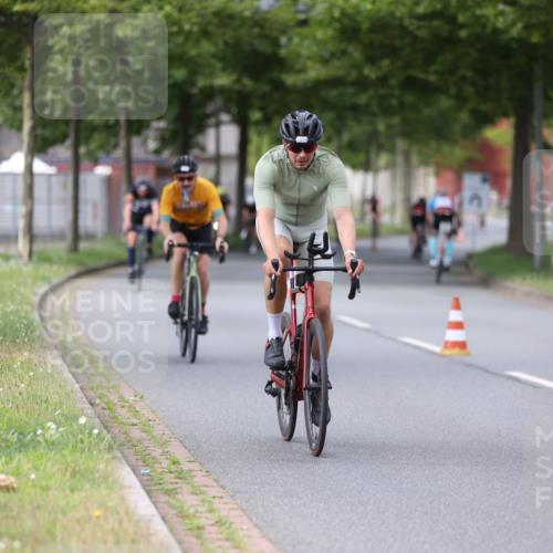 10.08.2025 - GEWOBA Citytriathlon Bremen Yannick Fuchs http://msf.ph/oto/8544981 10.08.2025 12:56:20 Radfahren 555, 567, 589, 662, 678, 721, 764, 784, 814, 844 meine-sportfotos.de
