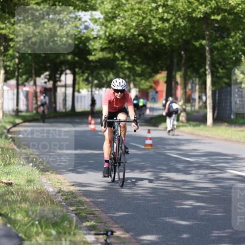 10.08.2025 - GEWOBA Citytriathlon Bremen Yannick Fuchs http://msf.ph/oto/8544997 10.08.2025 11:02:28 Radfahren 61, 195, 237, 484 meine-sportfotos.de