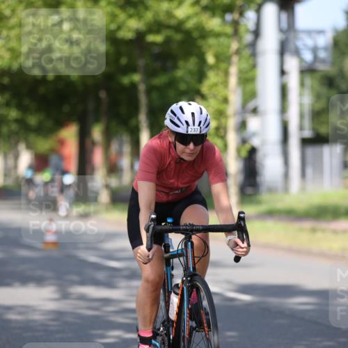 10.08.2025 - GEWOBA Citytriathlon Bremen Yannick Fuchs http://msf.ph/oto/8545005 10.08.2025 11:02:29 Radfahren 61, 195, 237, 484 meine-sportfotos.de