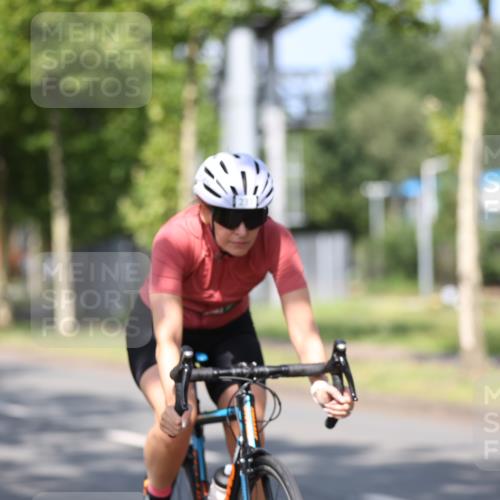 10.08.2025 - GEWOBA Citytriathlon Bremen Yannick Fuchs http://msf.ph/oto/8545008 10.08.2025 11:02:29 Radfahren 61, 195, 237, 484 meine-sportfotos.de