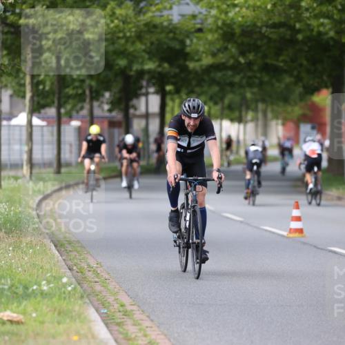 10.08.2025 - GEWOBA Citytriathlon Bremen Yannick Fuchs http://msf.ph/oto/8545010 10.08.2025 12:56:23 Radfahren 555, 567, 589, 662, 678, 721, 737, 764, 814, 831, 844 meine-sportfotos.de