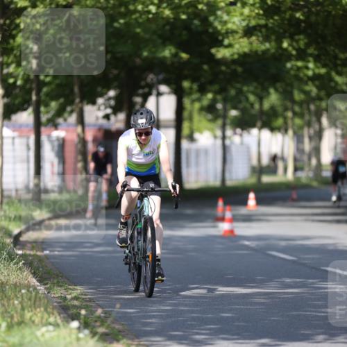 10.08.2025 - GEWOBA Citytriathlon Bremen Yannick Fuchs http://msf.ph/oto/8545019 10.08.2025 11:02:32 Radfahren 61, 195, 237, 484 meine-sportfotos.de