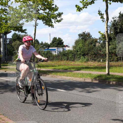 10.08.2025 - GEWOBA Citytriathlon Bremen Yannick Fuchs http://msf.ph/oto/8545034 10.08.2025 15:02:41 Radfahren 236, 391 meine-sportfotos.de