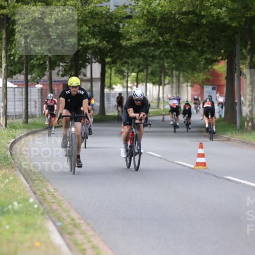 10.08.2025 - GEWOBA Citytriathlon Bremen Yannick Fuchs http://msf.ph/oto/8545036 10.08.2025 12:56:25 Radfahren 555, 567, 589, 678, 706, 721, 737, 764, 772, 782, 814, 831, 844 meine-sportfotos.de