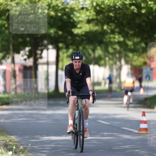 10.08.2025 - GEWOBA Citytriathlon Bremen Yannick Fuchs http://msf.ph/oto/8545042 10.08.2025 11:02:36 Radfahren 23, 53, 61, 135, 237, 484 meine-sportfotos.de