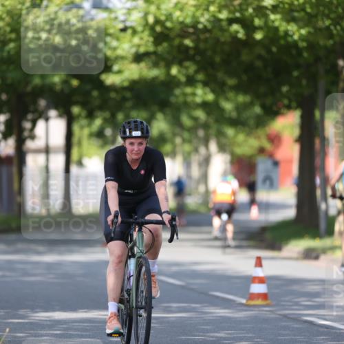 10.08.2025 - GEWOBA Citytriathlon Bremen Yannick Fuchs http://msf.ph/oto/8545045 10.08.2025 11:02:37 Radfahren 23, 53, 61, 135, 223, 237, 484 meine-sportfotos.de