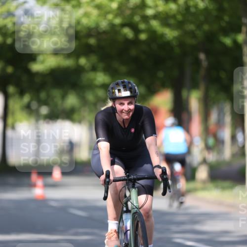 10.08.2025 - GEWOBA Citytriathlon Bremen Yannick Fuchs http://msf.ph/oto/8545049 10.08.2025 11:02:37 Radfahren 23, 53, 61, 135, 223, 237, 484 meine-sportfotos.de