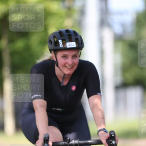 10.08.2025 - GEWOBA Citytriathlon Bremen Yannick Fuchs http://msf.ph/oto/8545060 10.08.2025 11:02:38 Radfahren 23, 53, 61, 135, 223, 237, 484 meine-sportfotos.de